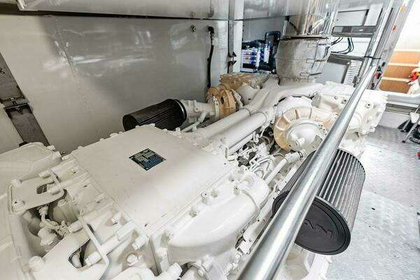 Azimut Flybridge Yacht For Sale