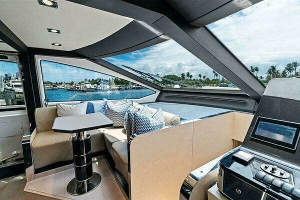 Azimut Flybridge Yacht For Sale