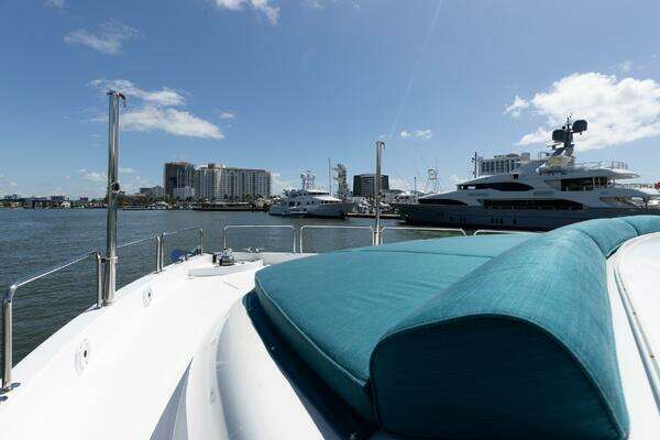 Hatteras 80 Yacht For Sale