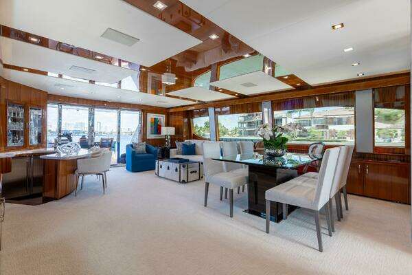 Hatteras 80 Yacht For Sale