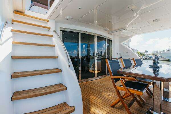 Hatteras 80 Yacht For Sale