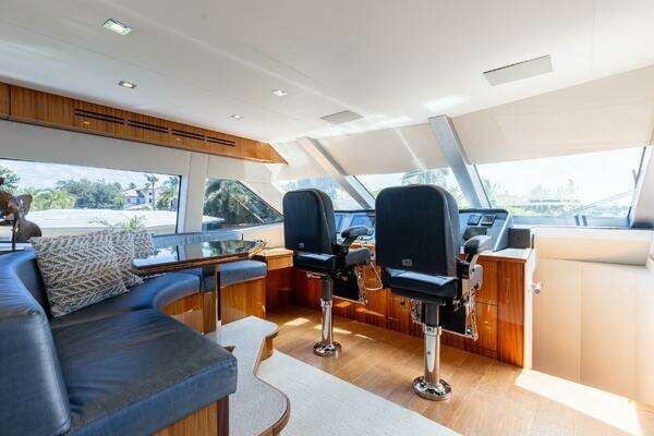 Hatteras 80 Yacht For Sale