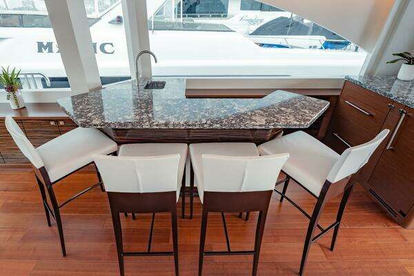 Ocean Alexander 28R Yacht For Sale