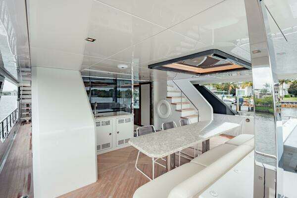 Ocean Alexander 28R Yacht For Sale