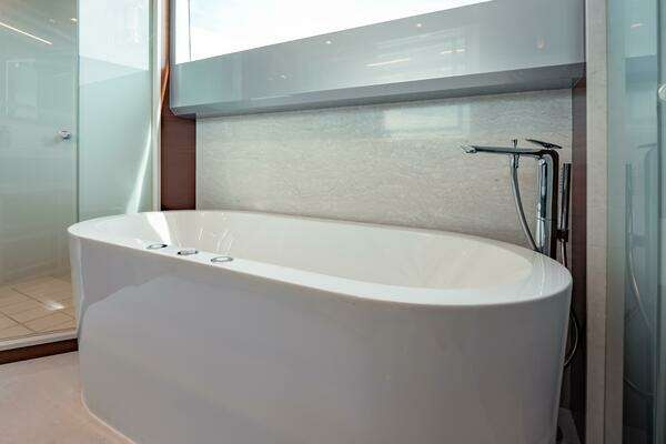 Ocean Alexander 28R Yacht For Sale