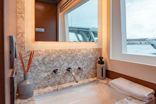 Ocean Alexander 28R Yacht For Sale