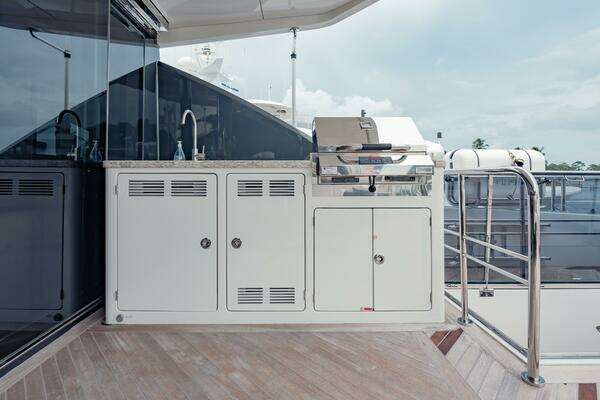 Ocean Alexander 28R Yacht For Sale