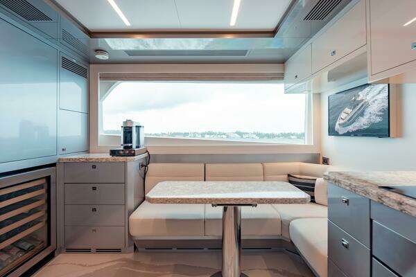 Ocean Alexander 28R Yacht For Sale