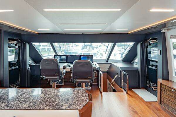 Ocean Alexander 28R Yacht For Sale