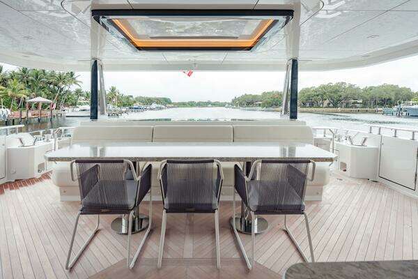 Ocean Alexander 28R Yacht For Sale