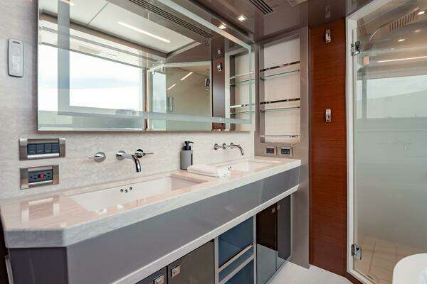 Ocean Alexander 28R Yacht For Sale