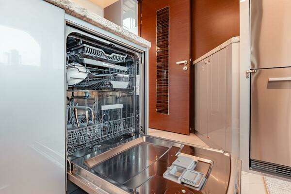 Ocean Alexander 28R Yacht For Sale