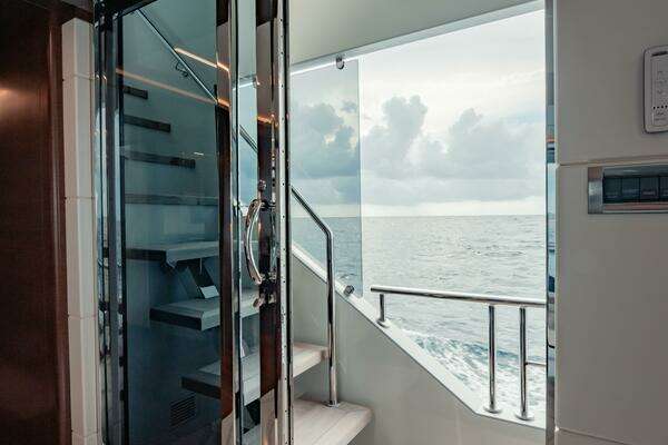 Ocean Alexander 28R Yacht For Sale