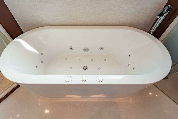 Ocean Alexander 28R Yacht For Sale