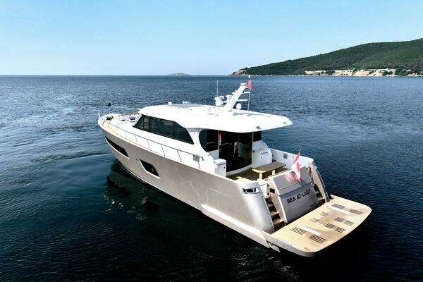 Altima Express Coupe Yacht For Sale