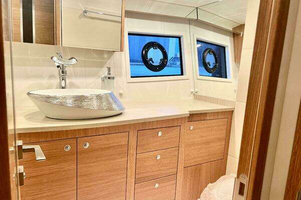 Altima Express Coupe Yacht For Sale