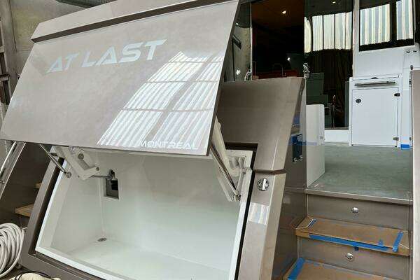 Altima Express Coupe Yacht For Sale