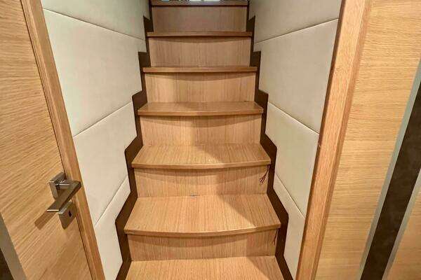 Altima Express Coupe Yacht For Sale