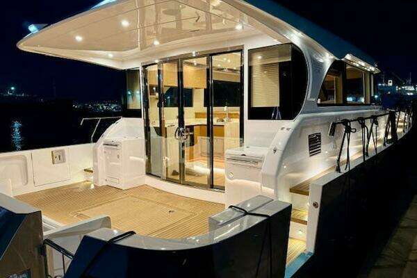Altima Express Coupe Yacht For Sale