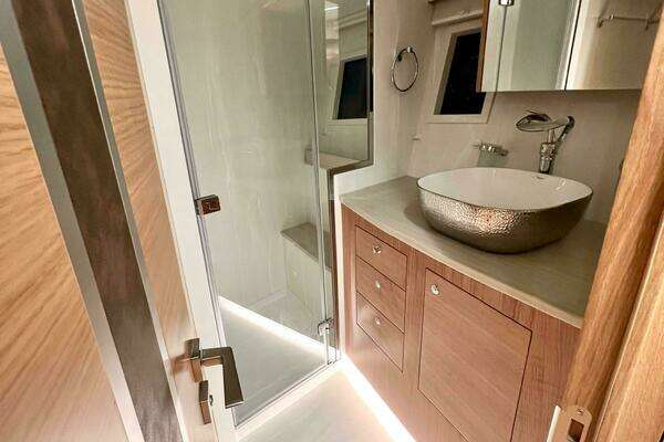 Altima Express Coupe Yacht For Sale
