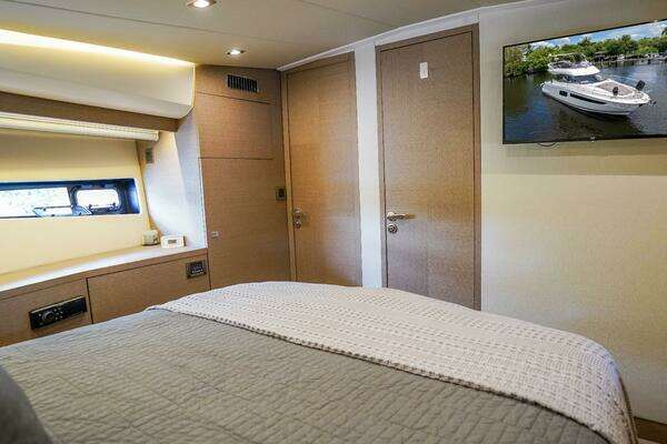 Prestige 500 Flybridge Yacht For Sale