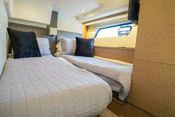 Prestige 500 Flybridge Yacht For Sale