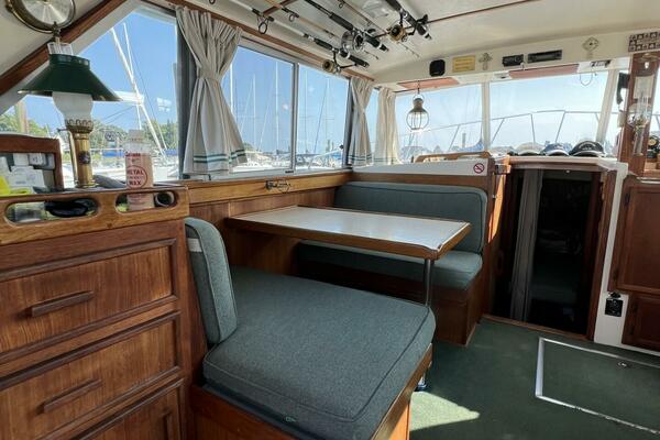 Leslie Ann 35ft Henriques Yacht For Sale