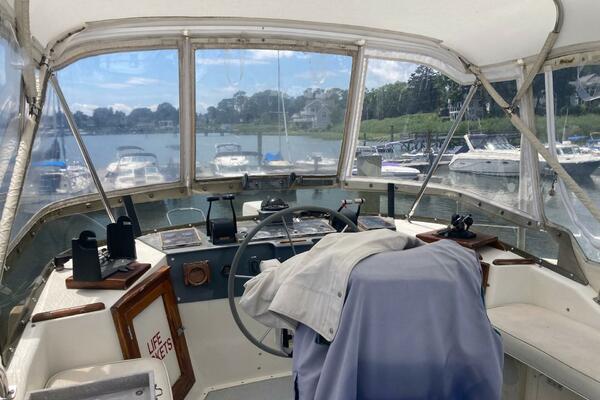 Leslie Ann 35ft Henriques Yacht For Sale