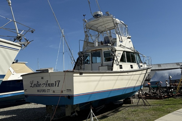 Leslie Ann 35ft Henriques Yacht For Sale