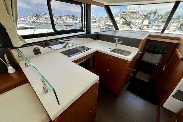 Jeanneau  Yacht For Sale