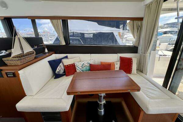 Jeanneau  Yacht For Sale