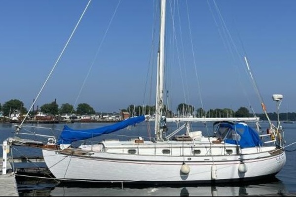 37-ft-Tayana-1982-Tayana 37-Sans Souci-Sodus Point New York United States yacht for sale