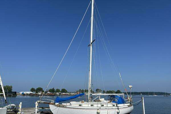 37-ft-Tayana-1982-Tayana 37-Sans Souci-Sodus Point New York United States yacht for sale