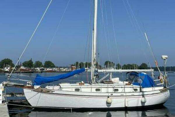 Photo of the 1982 Tayana Tayana 37 "Sans Souci"