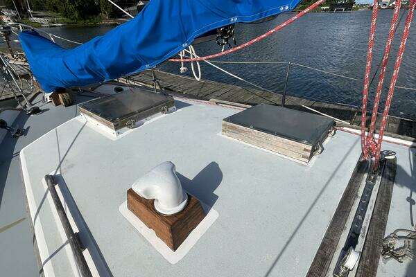 Photo of the 1982 Tayana Tayana 37 "Sans Souci"