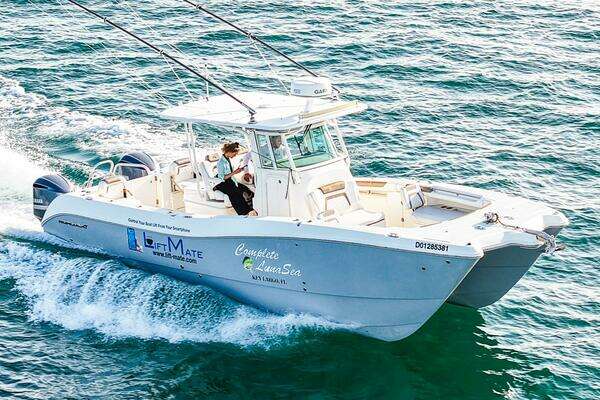 32-ft-World Cat-2018-320 CC-COMPLETE LUNASEA-Tavernier Florida United States yacht for sale