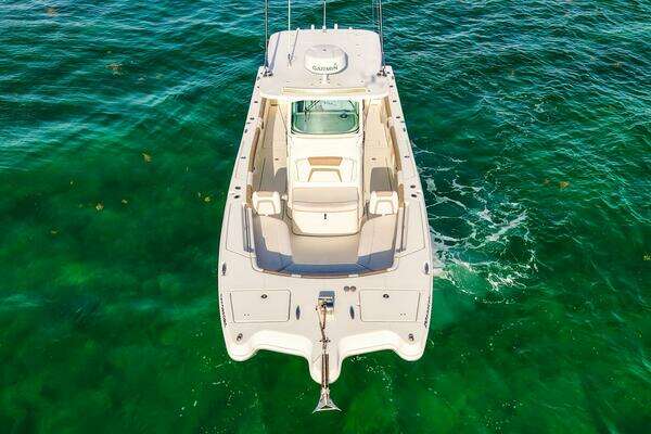 World Cat 320 CC Yacht For Sale