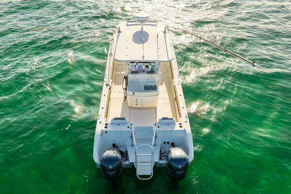 World Cat 320 CC Yacht For Sale