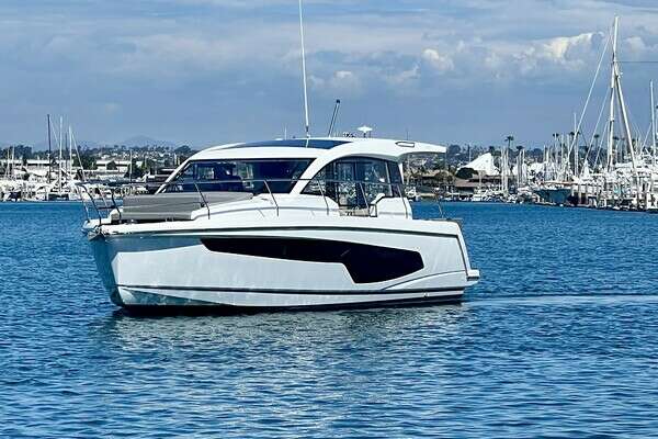 33-ft-Sealine-2024-Honolulu Hawaii United States yacht for sale