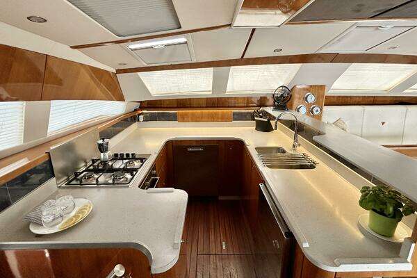 Privilege 515 Yacht For Sale
