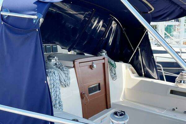Island Packet 370 Yacht For Sale