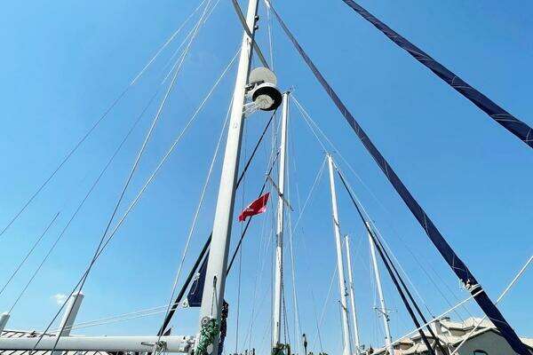 Island Packet 370 Yacht For Sale
