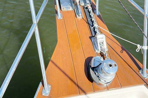 Island Packet 370 Yacht For Sale