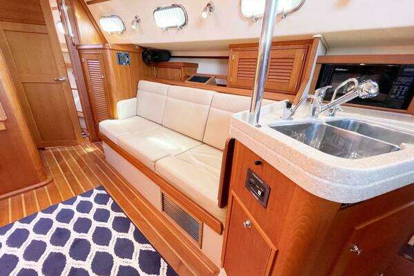 Island Packet 370 Yacht For Sale
