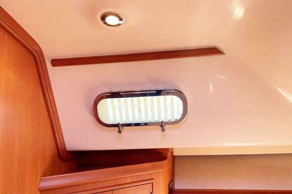 Island Packet 370 Yacht For Sale