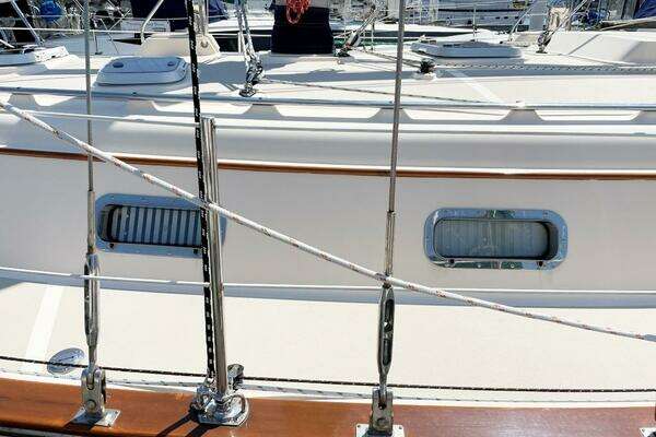 Island Packet 370 Yacht For Sale