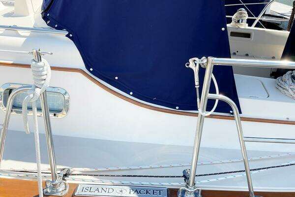 Island Packet 370 Yacht For Sale