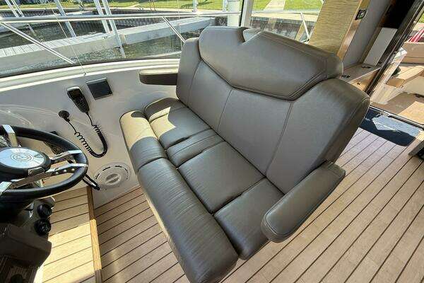 Cruisers Yachts Cantius Yacht For Sale