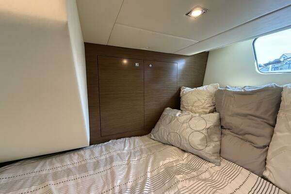Cruisers Yachts Cantius Yacht For Sale