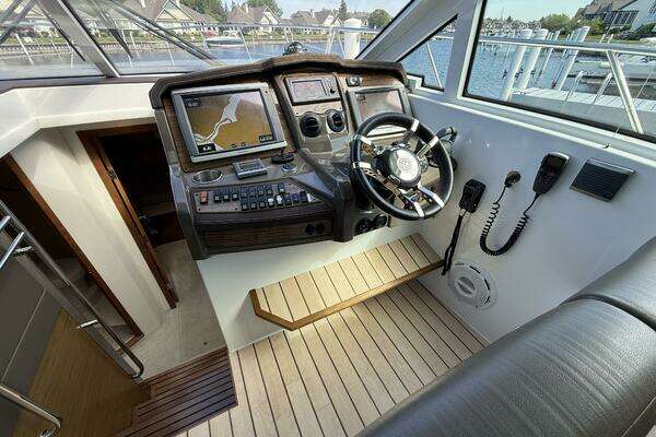 Cruisers Yachts Cantius Yacht For Sale